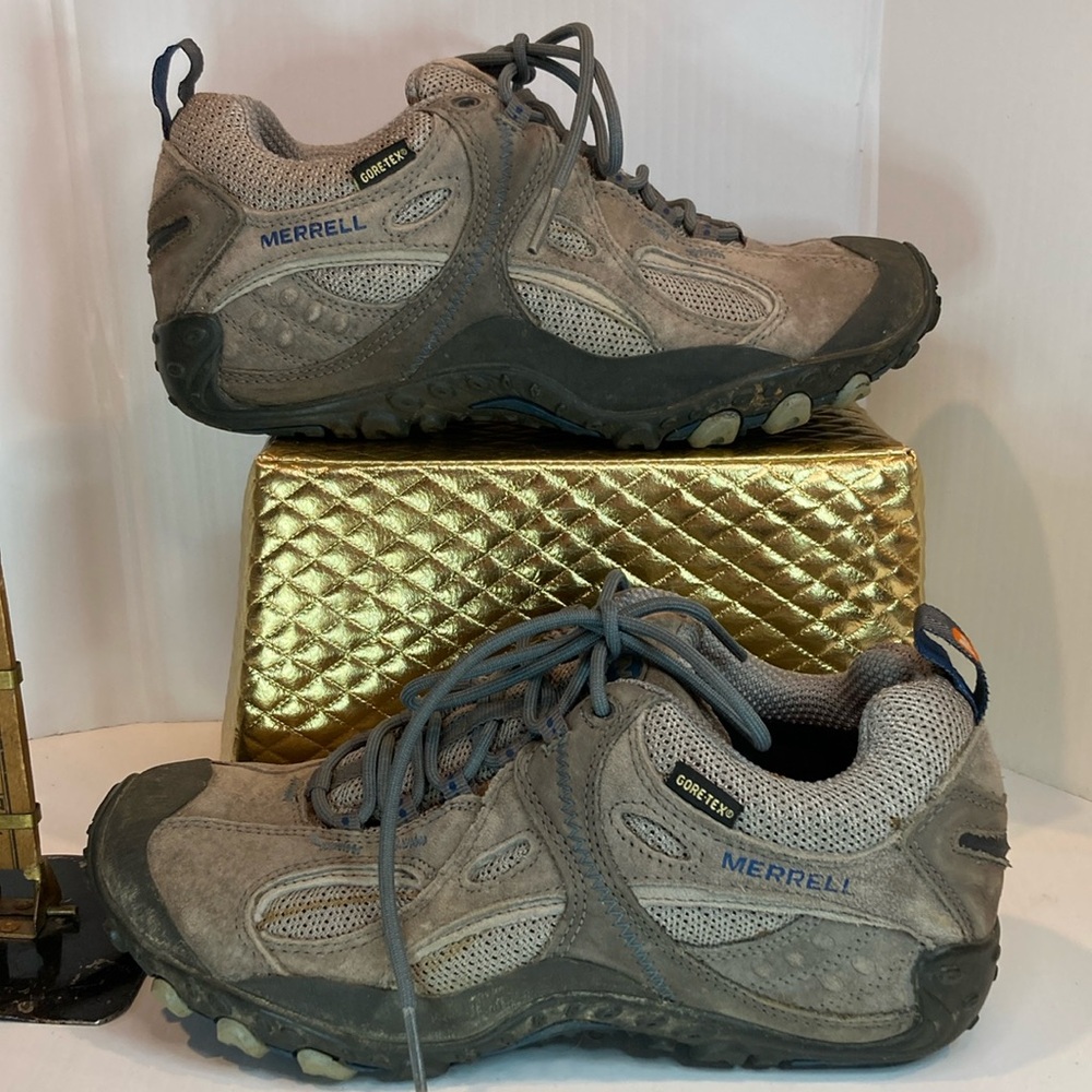 Merrell Chameleon Arc Wind in pewter size 6.‎ Vibran sole. Box 17